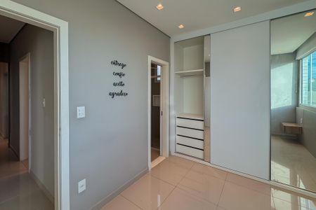 Apartamento à venda com 245m², 3 quartos e 4 vagas