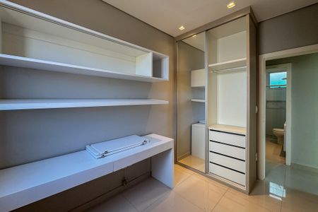 Apartamento à venda com 245m², 3 quartos e 4 vagas