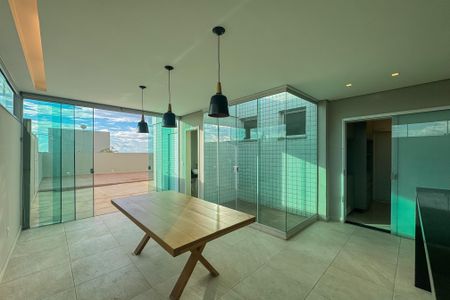 Apartamento à venda com 245m², 3 quartos e 4 vagas