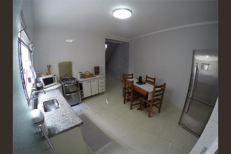 Casa à venda com 3 quartos, 140m² em Vila Dionisia, São Paulo