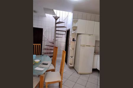 Casa à venda com 3 quartos, 220m² em Cidade Ademar, São Paulo