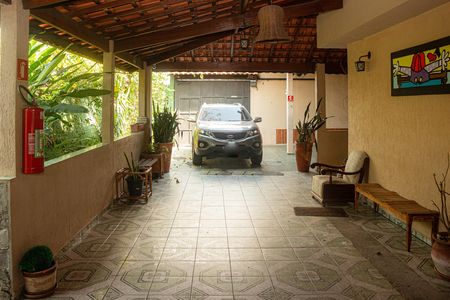 Garagem de casa à venda com 4 quartos, 800m² em Parque Brasil, São Paulo