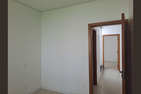 Casa à venda com 123m², 3 quartos e 4 vagas