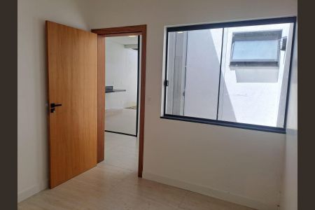 Casa à venda com 123m², 3 quartos e 4 vagas