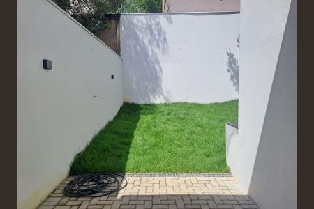 Casa à venda com 123m², 3 quartos e 4 vagas