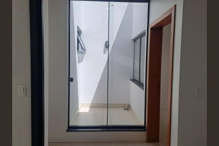 Casa à venda com 123m², 3 quartos e 4 vagas