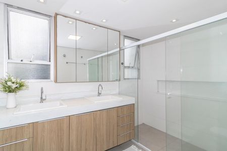 Apartamento à venda com 160m², 3 quartos e 1 vagaBanheiro da Suíte