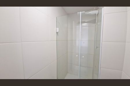 Banheiro de apartamento à venda com 1 quarto, 24m² em Jardim Prudência, São Paulo