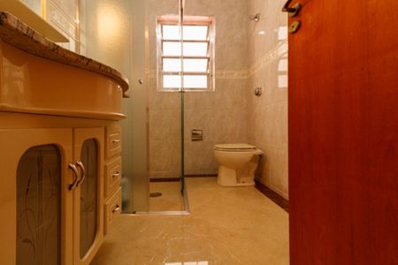 Casa à venda com 123m², 2 quartos e 2 vagas Casa à venda com 123m², 2 quartos e 2 vagasBanheiro