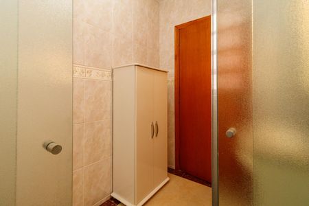 Casa à venda com 123m², 2 quartos e 2 vagas Casa à venda com 123m², 2 quartos e 2 vagasBanheiro