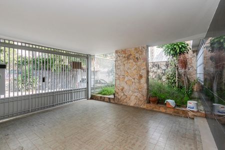 Casa à venda com 205m², 3 quartos e 4 vagas Casa à venda com 205m², 3 quartos e 4 vagasGaragem