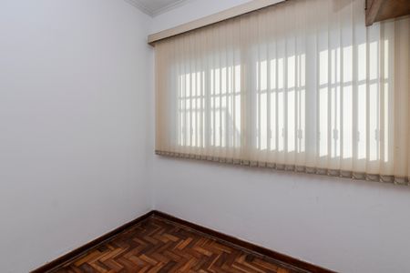 Casa à venda com 205m², 3 quartos e 4 vagas Casa à venda com 205m², 3 quartos e 4 vagasEscritório
