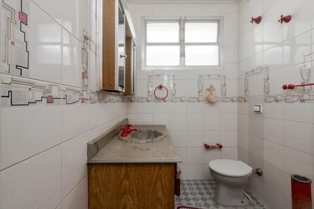 Casa à venda com 205m², 3 quartos e 4 vagas Casa à venda com 205m², 3 quartos e 4 vagasBanheiro