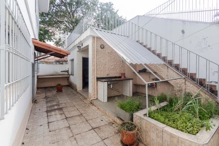Casa à venda com 205m², 3 quartos e 4 vagas Casa à venda com 205m², 3 quartos e 4 vagasQuintal