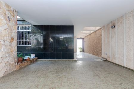 Casa à venda com 205m², 3 quartos e 4 vagas Casa à venda com 205m², 3 quartos e 4 vagasGaragem