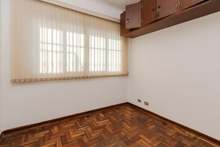 Casa à venda com 205m², 3 quartos e 4 vagas Casa à venda com 205m², 3 quartos e 4 vagasEscritório