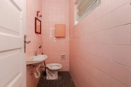 Casa à venda com 205m², 3 quartos e 4 vagas Casa à venda com 205m², 3 quartos e 4 vagasBanheiro de Serviço