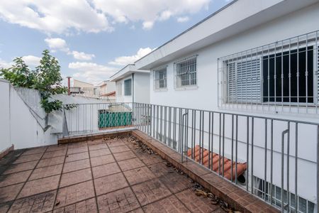 Casa à venda com 205m², 3 quartos e 4 vagas Casa à venda com 205m², 3 quartos e 4 vagasTerraço