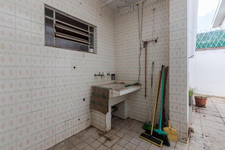 Casa à venda com 205m², 3 quartos e 4 vagas Casa à venda com 205m², 3 quartos e 4 vagasLavanderia