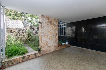 Casa à venda com 205m², 3 quartos e 4 vagas Casa à venda com 205m², 3 quartos e 4 vagasGaragem