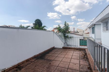 Casa à venda com 205m², 3 quartos e 4 vagas Casa à venda com 205m², 3 quartos e 4 vagasTerraço