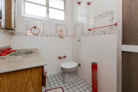 Casa à venda com 205m², 3 quartos e 4 vagas Casa à venda com 205m², 3 quartos e 4 vagasBanheiro