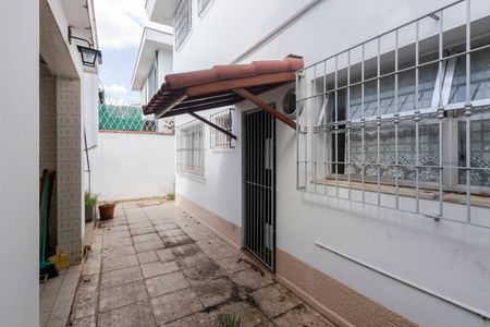 Casa à venda com 205m², 3 quartos e 4 vagas Casa à venda com 205m², 3 quartos e 4 vagasQuintal