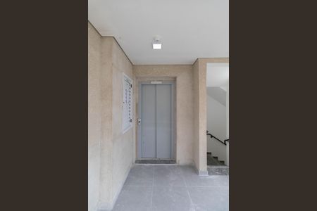 Apartamento à venda com 41m², 2 quartos e sem vaga Apartamento à venda com 41m², 2 quartos e sem vagaÁrea Comum - Elevador