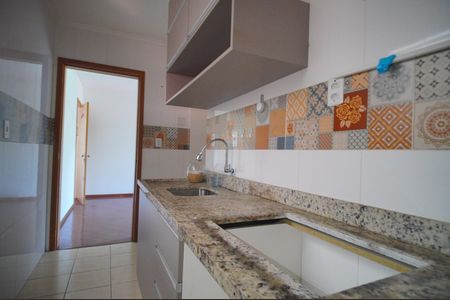 Apartamento à venda com 77m², 2 quartos e 2 vagasCozinha