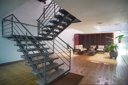 Apartamento à venda com 77m², 2 quartos e 2 vagasHall de entrada