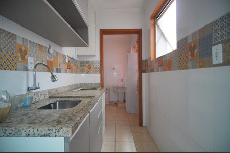 Apartamento à venda com 77m², 2 quartos e 2 vagasCozinha