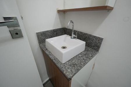Banheiro de kitnet/studio para alugar com 1 quarto, 24m² em Vila Mariana, São Paulo