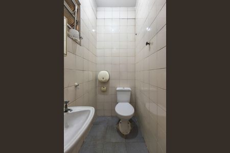 Casa para alugar com 195m², 5 quartos e 2 vagas Casa para alugar com 195m², 5 quartos e 2 vagasBanheiro