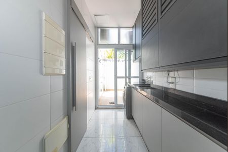 Apartamento à venda com 105m², 3 quartos e 2 vagas Apartamento à venda com 105m², 3 quartos e 2 vagasLavanderia