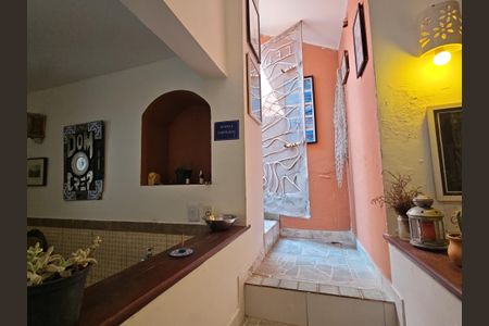 Studio para alugar com 80m², 1 quarto e sem vagaescada a cobertura 