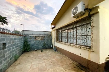 Casa para alugar com 360m², 3 quartos e 2 vagasFrente