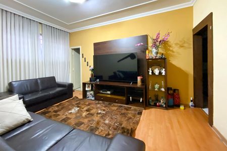 Casa para alugar com 360m², 3 quartos e 2 vagasSala de TV