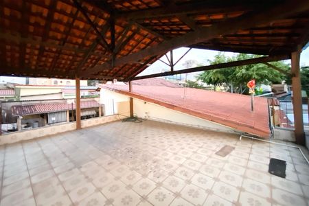 Casa para alugar com 360m², 3 quartos e 2 vagasPilotis