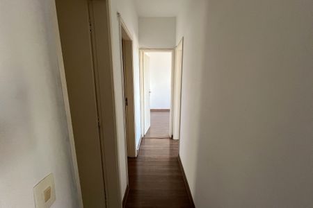 Apartamento à venda com 80m², 3 quartos e 2 vagas Apartamento à venda com 80m², 3 quartos e 2 vagasCorredor
