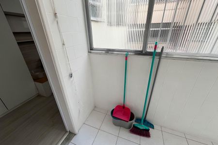 Apartamento à venda com 80m², 3 quartos e 2 vagas Apartamento à venda com 80m², 3 quartos e 2 vagasÁrea de Serviço