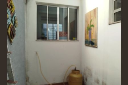 Casa à venda com 100m², 2 quartos e sem vagaÁrea interna