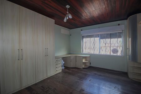 Casa à venda com 250m², 3 quartos e 2 vagas Casa à venda com 250m², 3 quartos e 2 vagasSuite