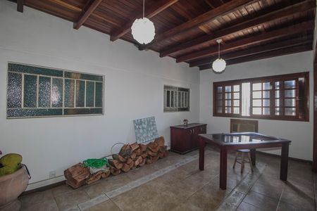 Casa à venda com 250m², 3 quartos e 2 vagas Casa à venda com 250m², 3 quartos e 2 vagasSala