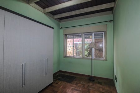 Casa à venda com 250m², 3 quartos e 2 vagas Casa à venda com 250m², 3 quartos e 2 vagasQuarto