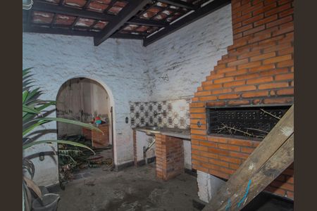 Casa à venda com 250m², 3 quartos e 2 vagas Casa à venda com 250m², 3 quartos e 2 vagasChurrasqueira