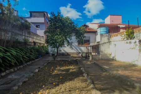 Casa à venda com 250m², 3 quartos e 2 vagas Casa à venda com 250m², 3 quartos e 2 vagasQuintal