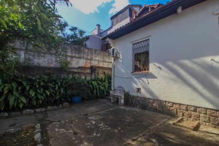 Casa à venda com 250m², 3 quartos e 2 vagas Casa à venda com 250m², 3 quartos e 2 vagasQuintal