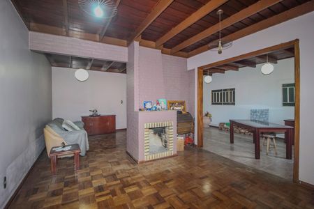 Sala de casa à venda com 3 quartos, 250m² em Partenon, Porto Alegre