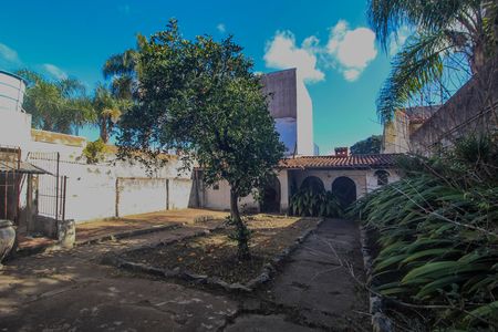 Casa à venda com 250m², 3 quartos e 2 vagas Casa à venda com 250m², 3 quartos e 2 vagasQuintal