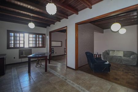 Sala de casa à venda com 3 quartos, 250m² em Partenon, Porto Alegre